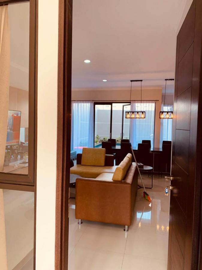 Platinum Setrasari Guest House 5Br Private Pool Bandung Luaran gambar